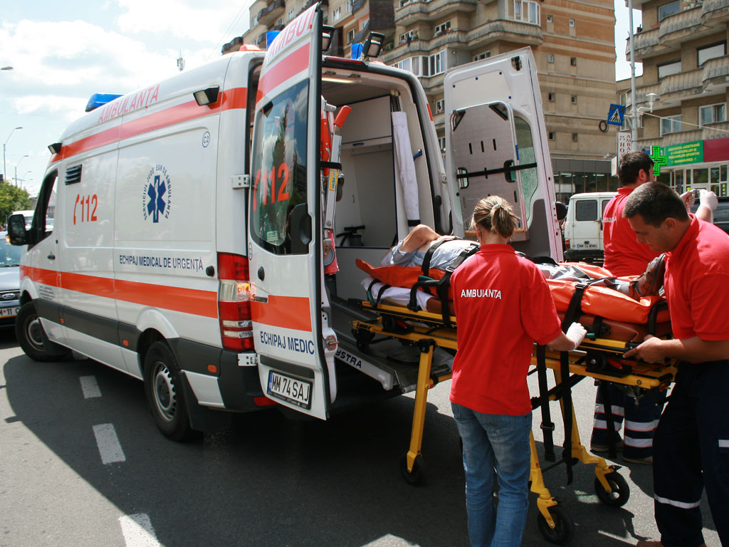 accident ambulanta pacienti medici