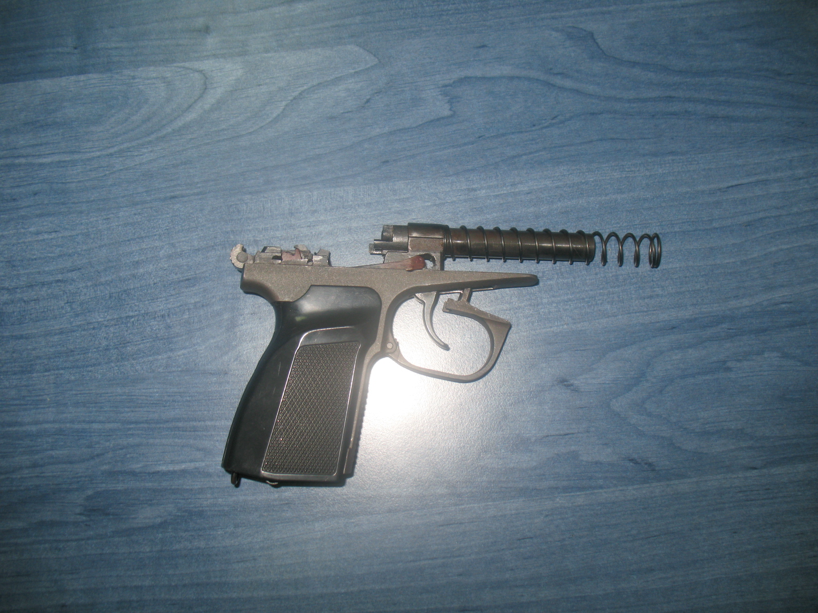 pistol cu gaze