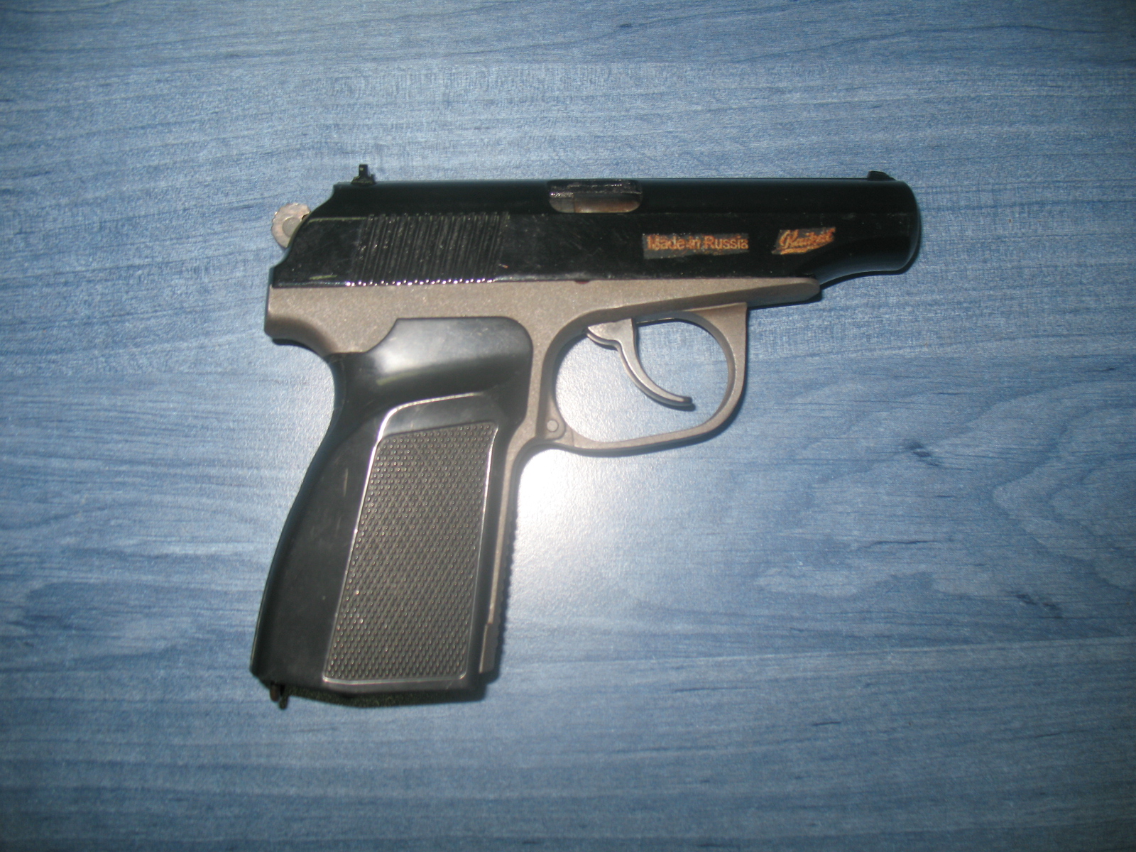 pistol cu gaze confiscat Sculeni frontiera