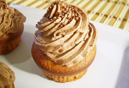 Reteta zilei: Cupcakes cu banana si ciocolata