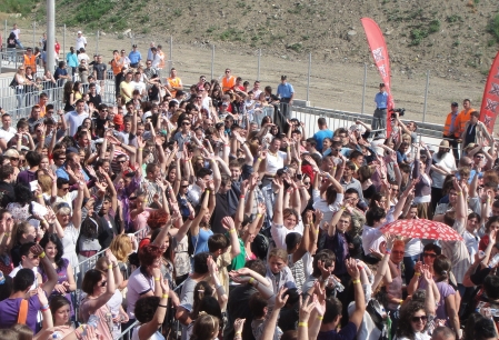 Peste 1000 de persoane au vrut sa-si faca vocea auzita la auditiile X-Factor de la Iasi (Vezi FOTO)
